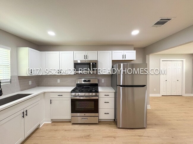 Building Photo - 6334 Feldspar St