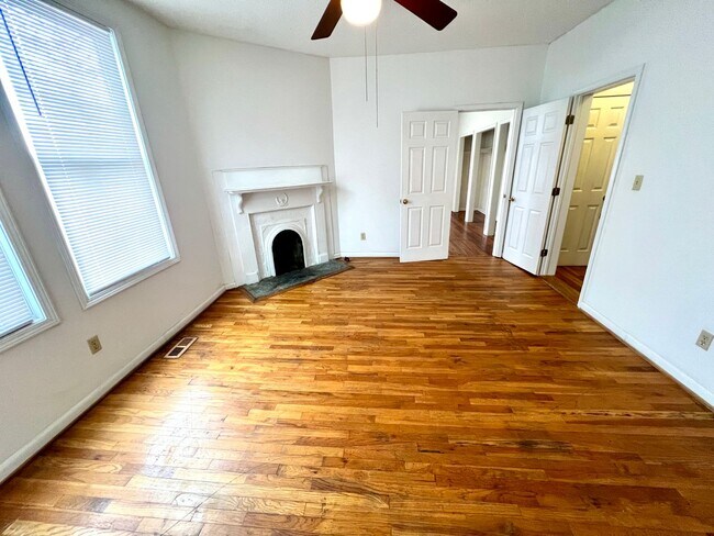 Building Photo - Five Points duplex