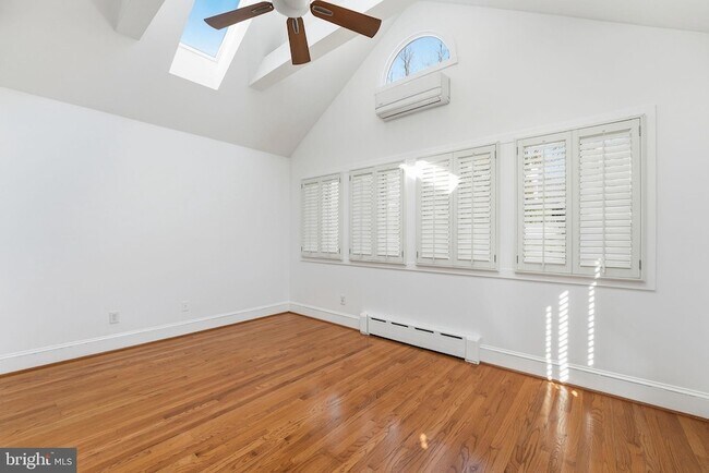 Building Photo - 5149 MacArthur Blvd NW