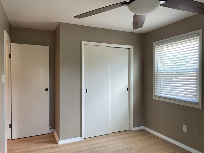 Building Photo - 3421 Holwyn Rd