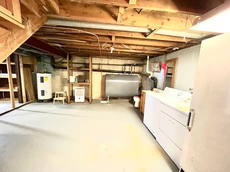 Building Photo - 117 Elmwood Rd