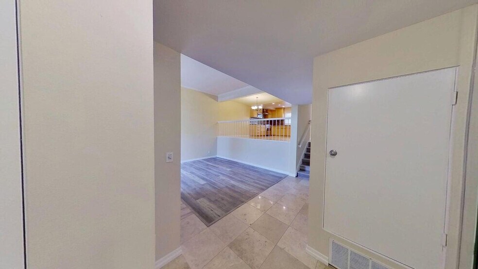 Building Photo - 4754 La Villa Marina