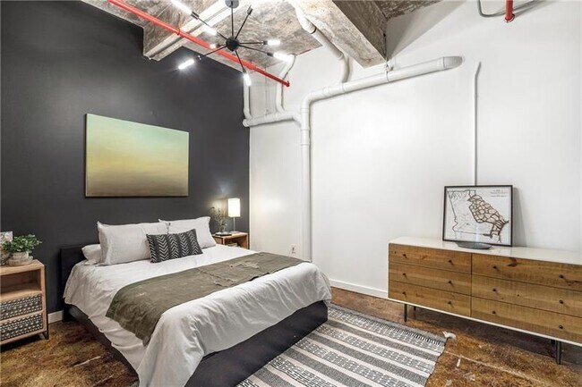 Building Photo - 650 Glen Iris Dr NE