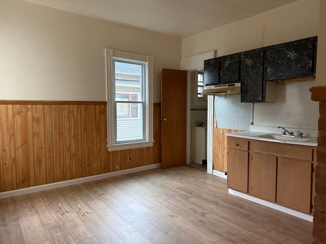 Building Photo - 201 Campbell Park