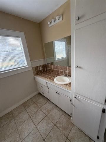 Building Photo - 642 N Love