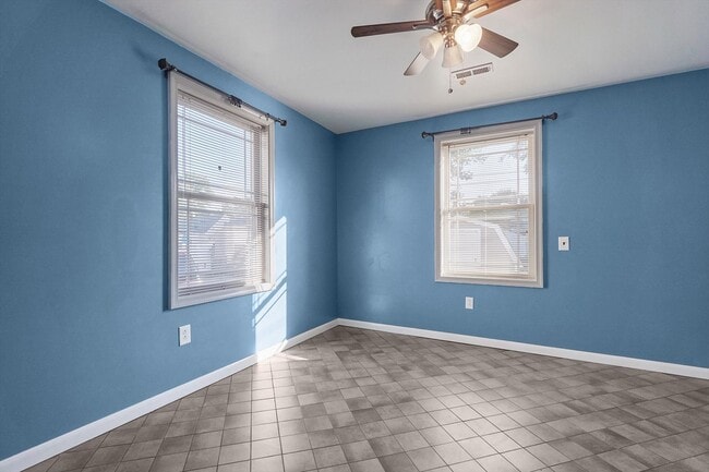 Building Photo - Cozy 2 Bedroom, 1 Bathroom Home in Manches...