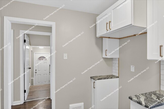 Building Photo - Fully Renovated 3-Bedroom Brick Bungalow in Detroit, 48235