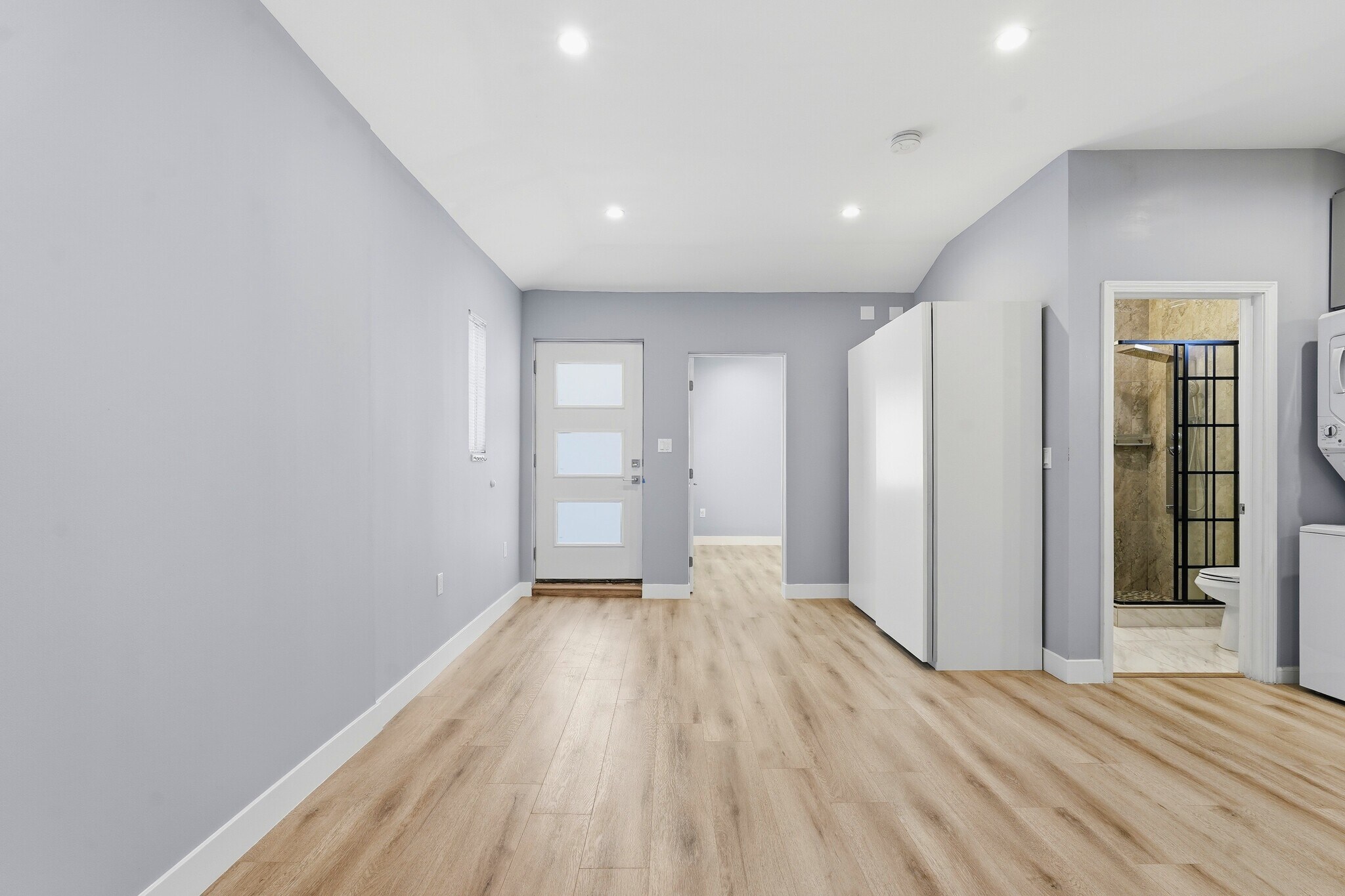 Building Photo - 5862 Beck Ave