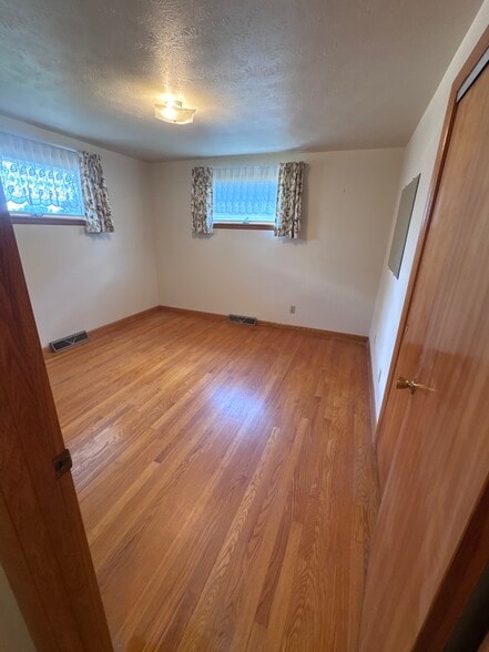Building Photo - 2317 Miller Ave