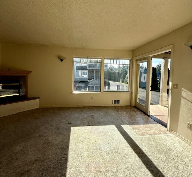 Building Photo - 325 C St