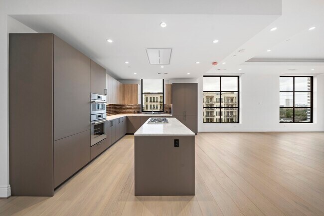 Building Photo - 2323 San Felipe St