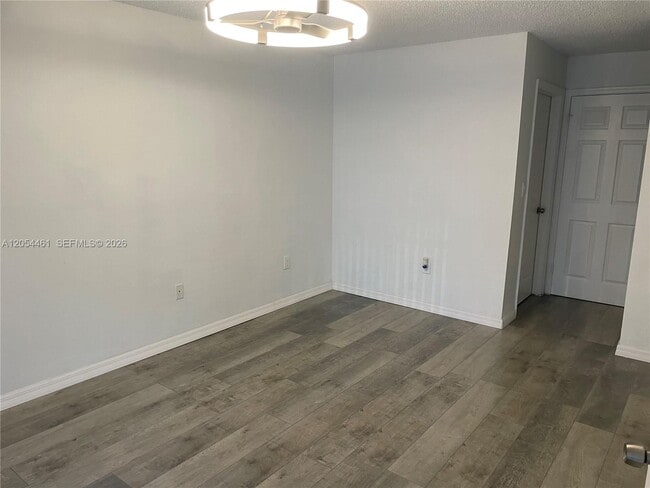 Building Photo - 452 NE 210th Cir Terrace