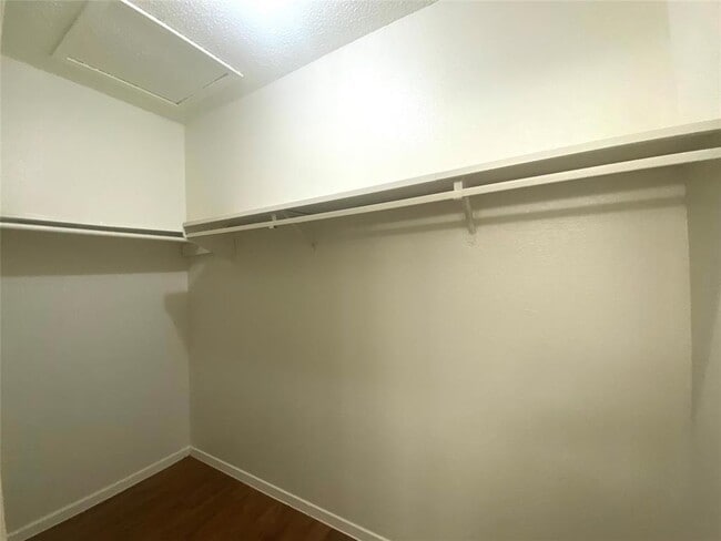 Building Photo - 12309 Dellrey Dr