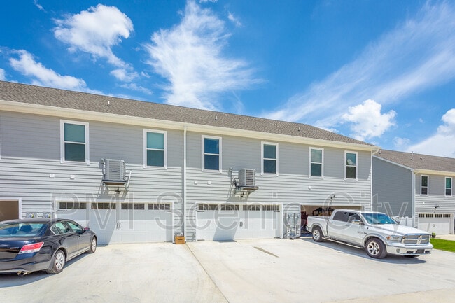 Building Photo - 1886 Young Rd SE