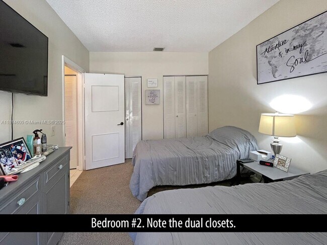 Building Photo - 6735 Via Regina