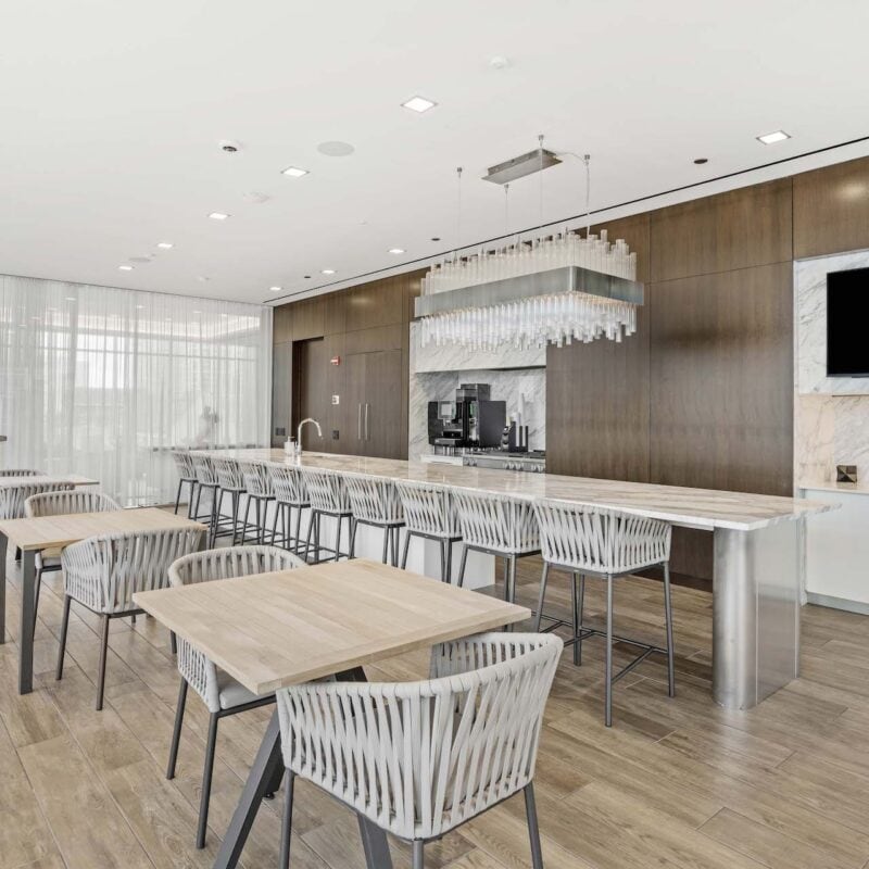 Building Photo - 48 E Huron St