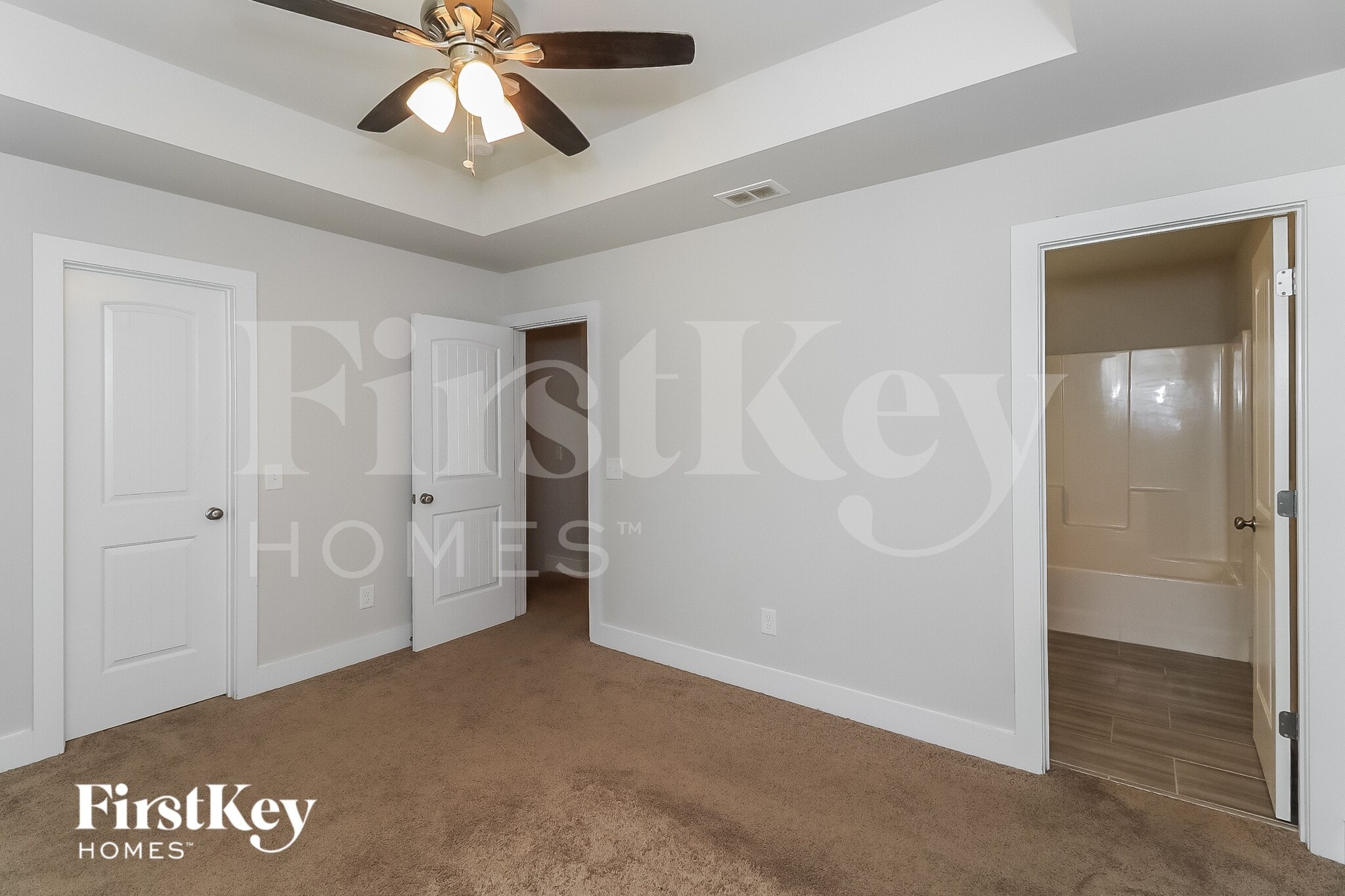 Building Photo - 4535 Bonneville Dr