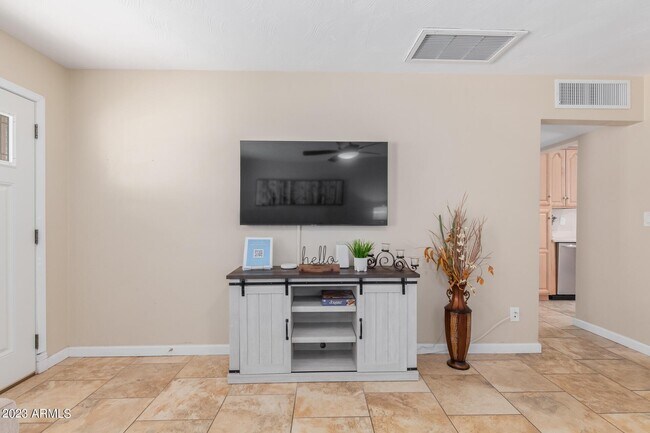 Building Photo - 7754 E Catalina Dr