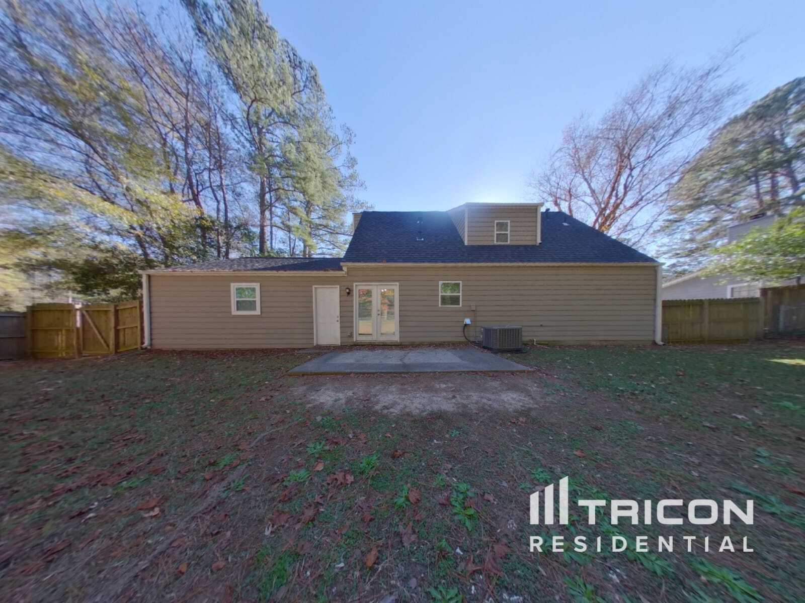 Building Photo - 2445 Hillboro Cir S W