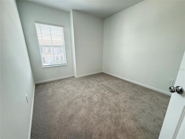 Building Photo - 2611 Skyline Lp