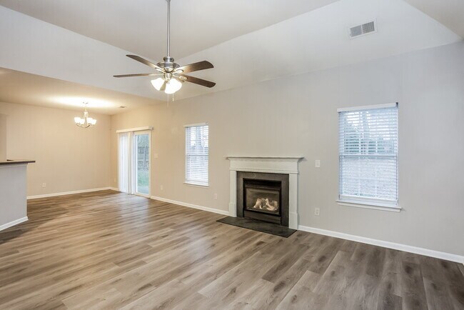 Building Photo - 5001 Shocco Ln