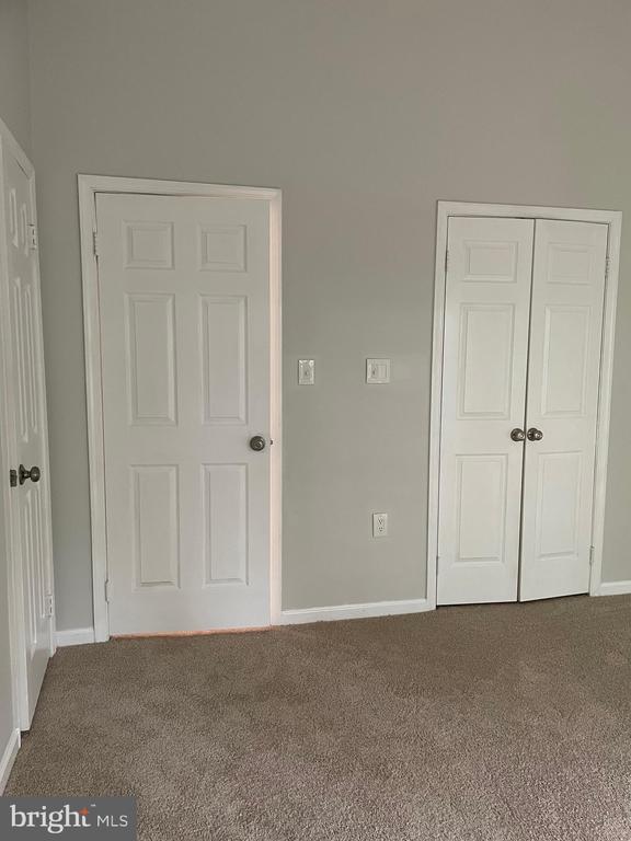 Building Photo - 8048 Hilliard Dr