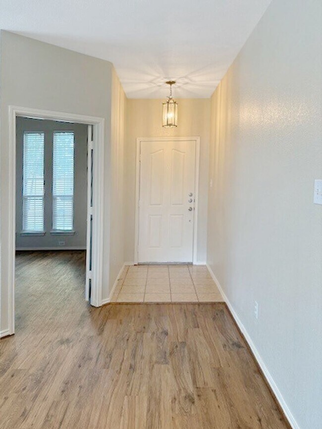 Building Photo - 9716 Minton Dr