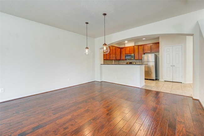 Building Photo - 8422 Sunset Loch Dr