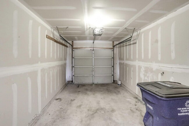 Building Photo - 9614 Nightjar Dr