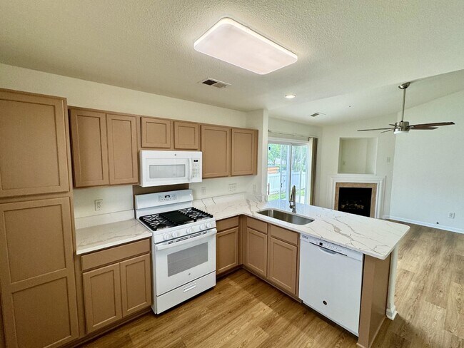 Building Photo - Fresh and Clean, Very Cute Home for Rent n...