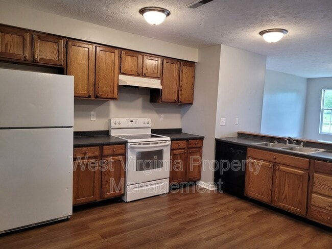 Building Photo - 3751 Summerlee Rd