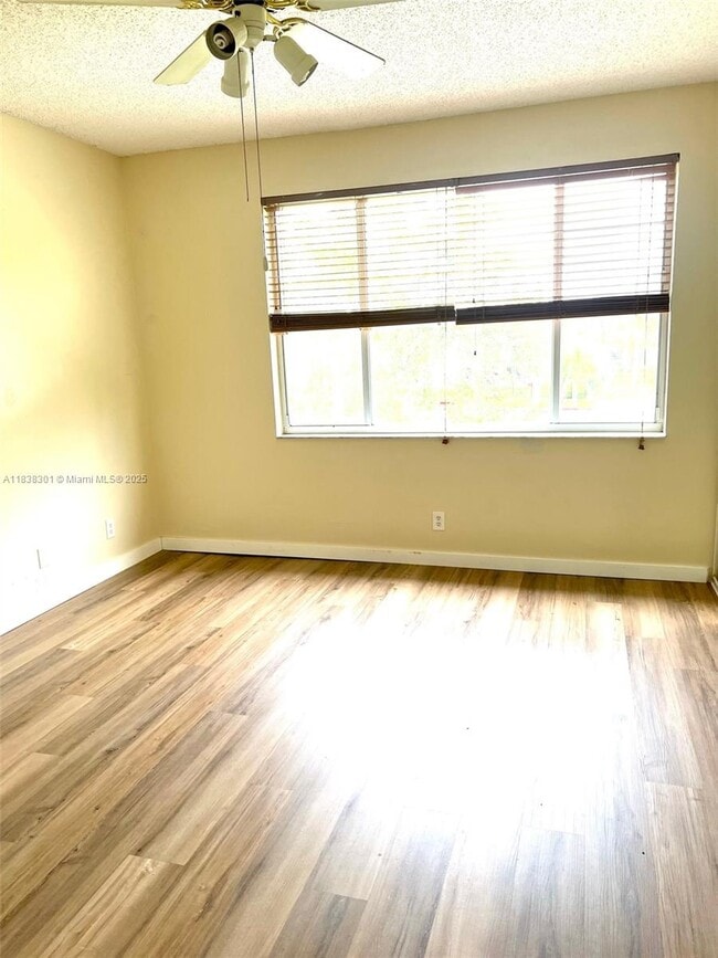 Building Photo - 7886 Dixie Beach Cir