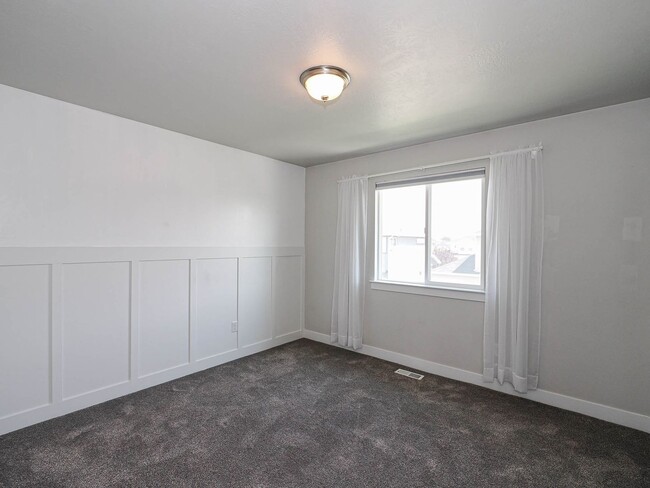 Building Photo - 69 S Serrata Ln