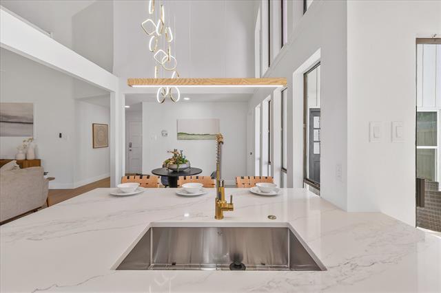 Building Photo - 1203 Edgewood Dr