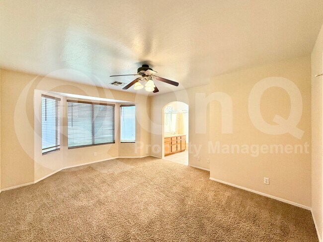 Building Photo - 2321 E Remington Pl