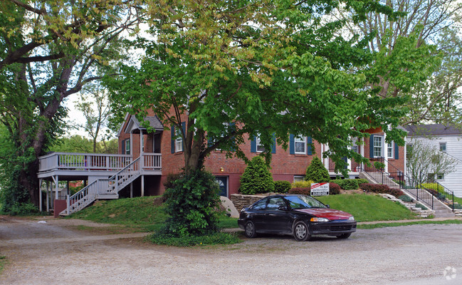 Building Photo - 150-211 Western Ave