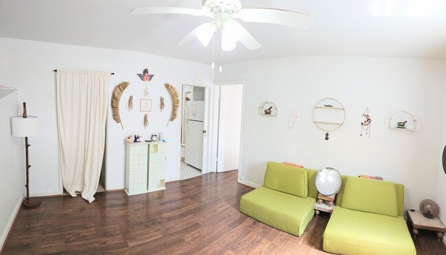 Building Photo - 1523 Thurston Ave