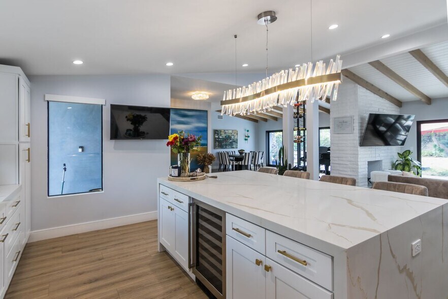 Building Photo - 4821 Heaven Ave