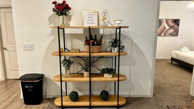 Building Photo - 8165 Windsor Hill Blvd