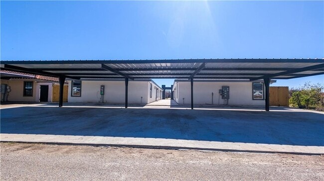 Building Photo - 15 Ridge Rd