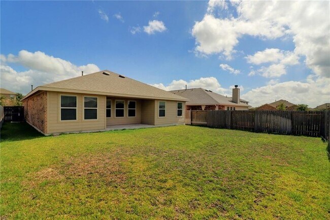 Building Photo - 330 Briar Park Dr
