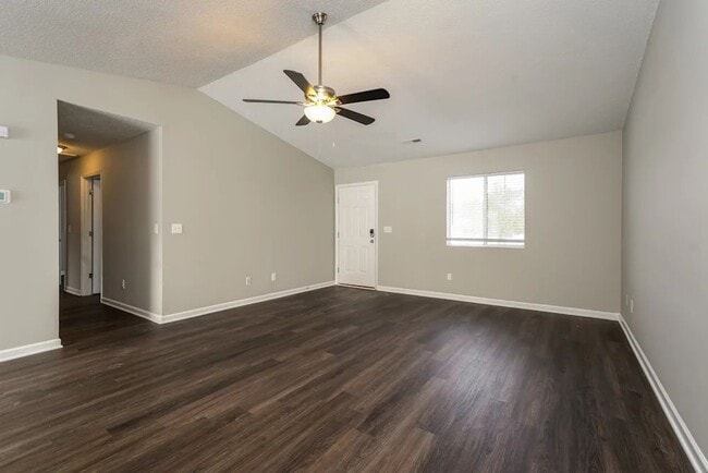 Building Photo - 2693 Stratford Lake Ct