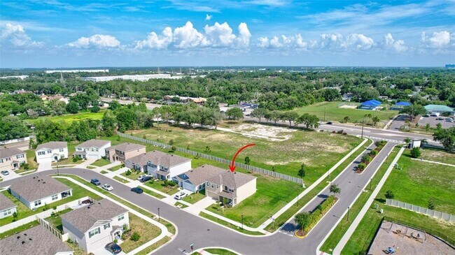 Building Photo - 7601 Rosewood Gdn Lp