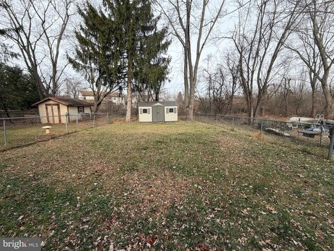 Building Photo - 120 Redwood Dr