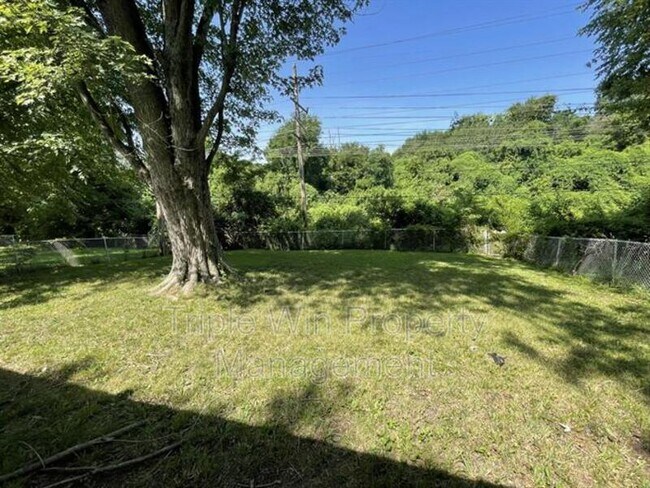 Building Photo - 10203 Trio Ln