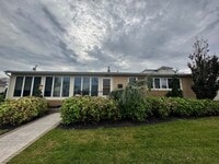 Building Photo - 3004 Winchester Ave