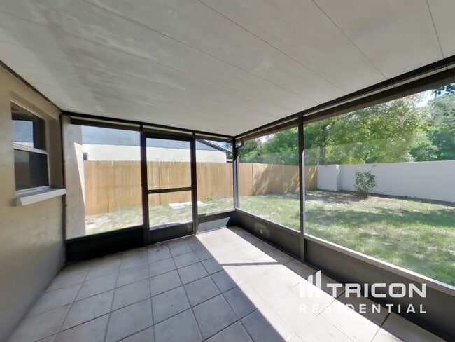 Building Photo - 13912 Henson Cir