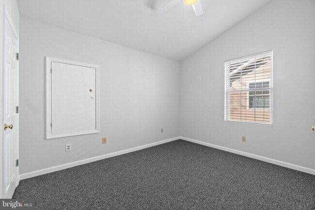 Building Photo - 516 Second St