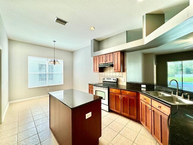 Building Photo - 18205 Fall Creek Dr