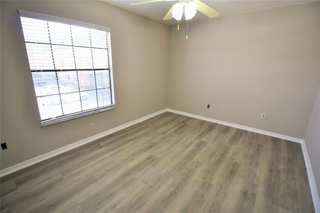 Building Photo - 7446 Wynnewood Square